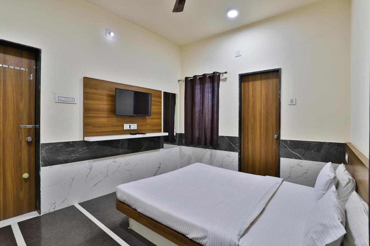 Spot On 37366 Hotel Mahalaxmi Dwarka  Exterior photo