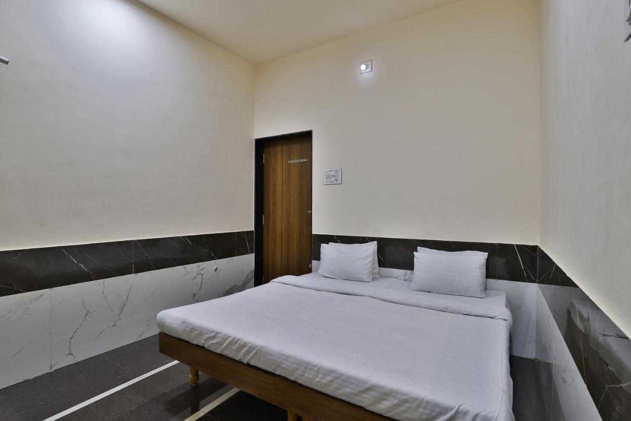 Spot On 37366 Hotel Mahalaxmi Dwarka  Exterior photo