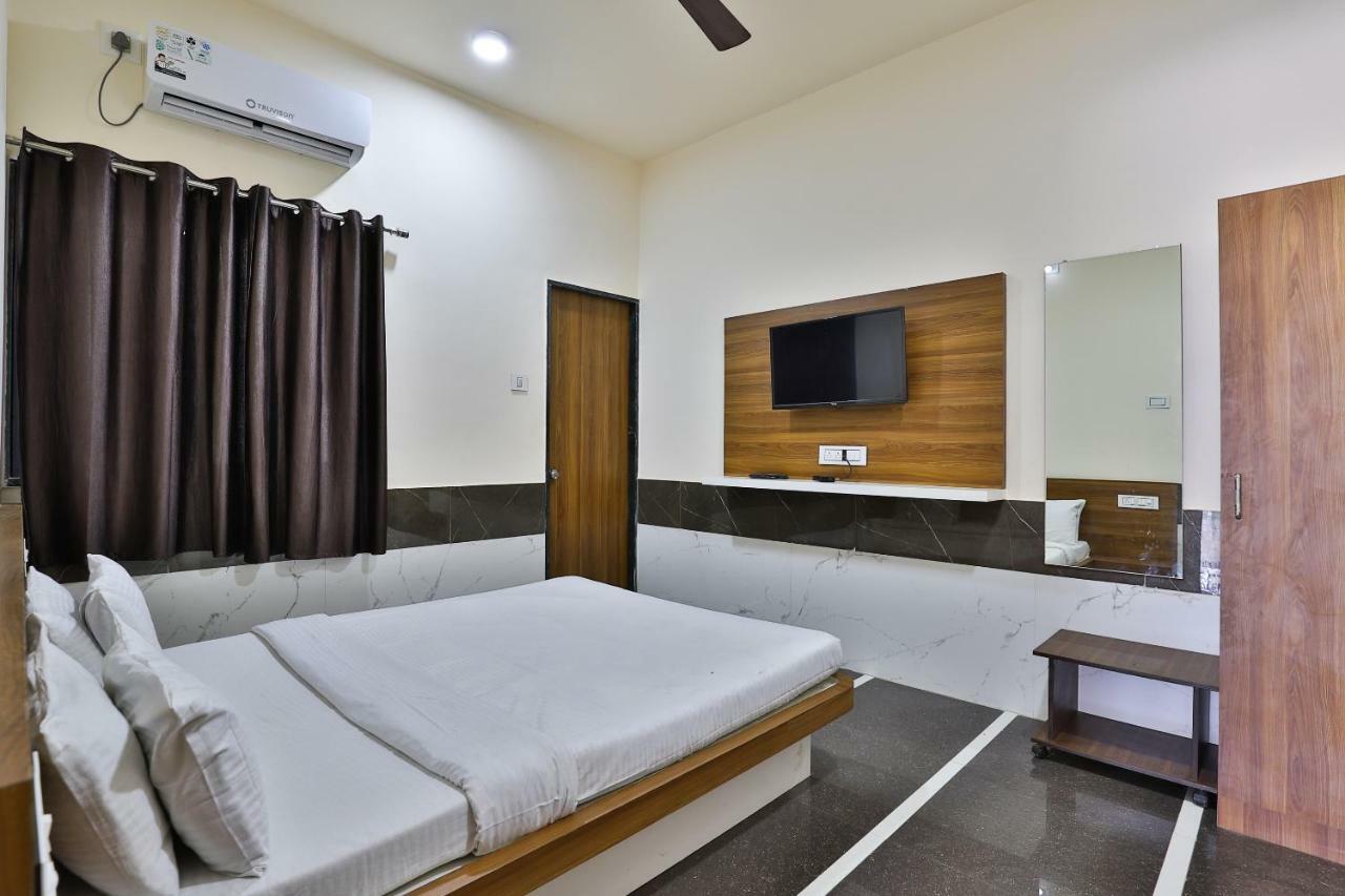 Spot On 37366 Hotel Mahalaxmi Dwarka  Exterior photo