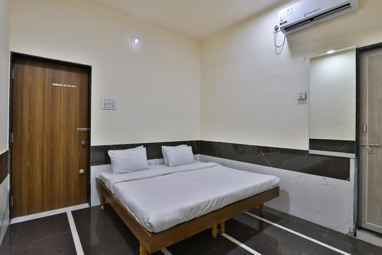 Spot On 37366 Hotel Mahalaxmi Dwarka  Exterior photo