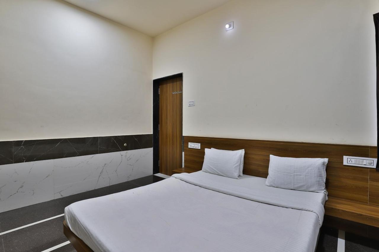 Spot On 37366 Hotel Mahalaxmi Dwarka  Exterior photo